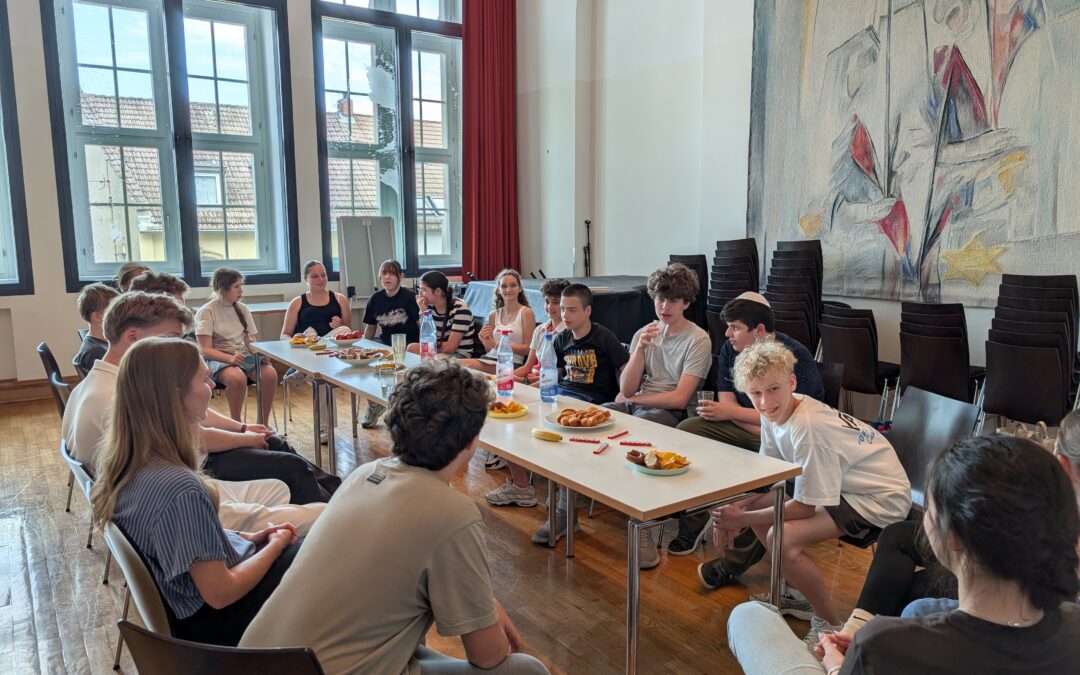 Premiere einer DaZ-Gesprächsrunde in der Aula des Philanthropin